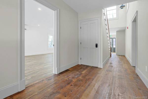 77 Main ST, Tappan, NY 10983