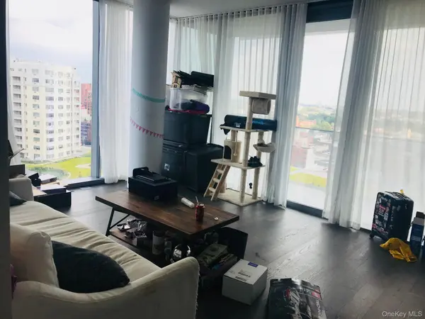 131-01 40th RD #19A, Flushing, NY 11354