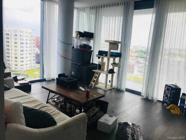131-01 40th RD #19A, Flushing, NY 11354