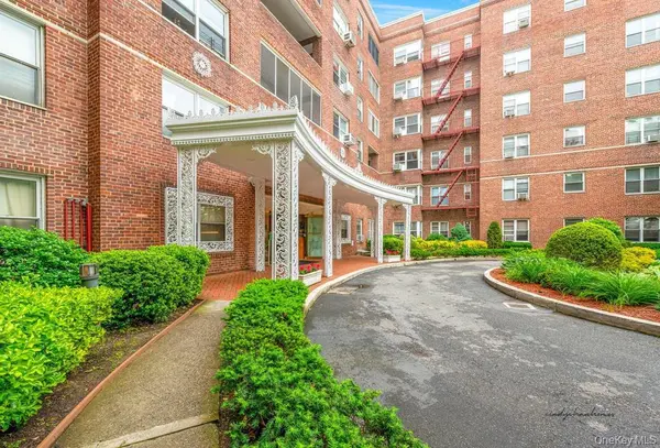 67-66 108th ST #D37, Forest Hills, NY 11375