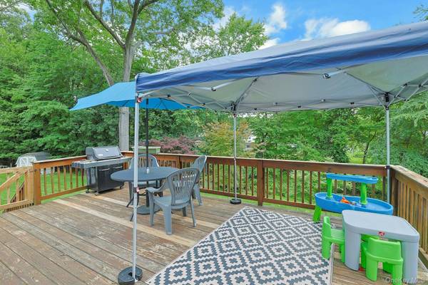 42 Briarwood DR, New City, NY 10956