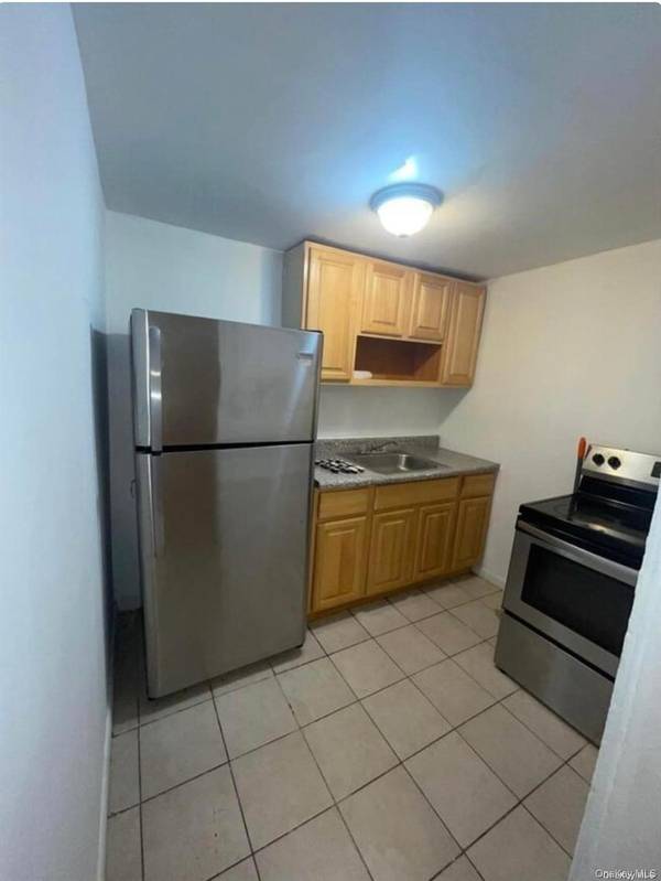 686 E 223rd ST #B, Bronx, NY 10466
