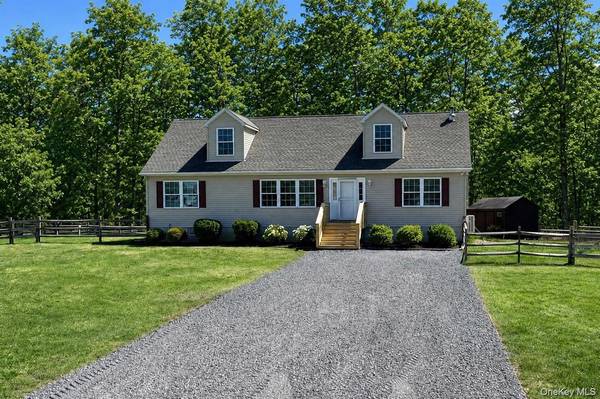 35 Pioneer RD, Gardiner, NY 12525