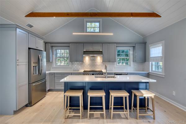 130 Village LN, Orient, NY 11957