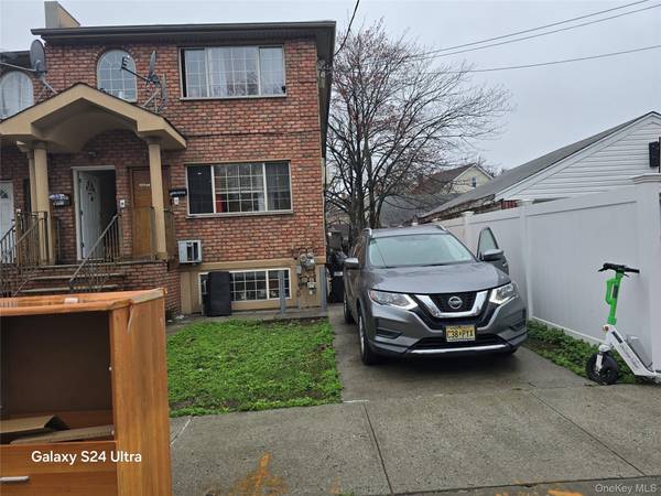 17709 112th AVE, Addisleigh Park, NY 11433