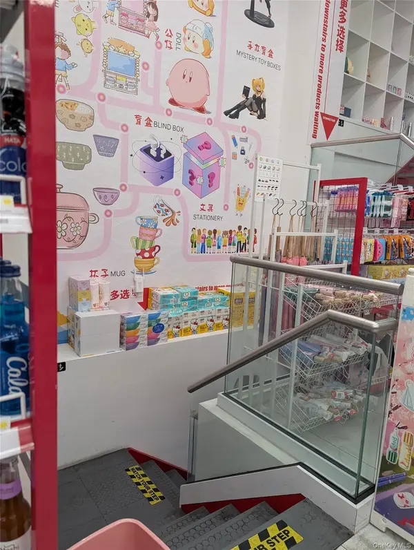 40-48 Main ST, Flushing, NY 11354