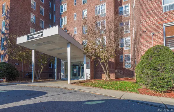 125 Bronx River RD #2E, Yonkers, NY 10704