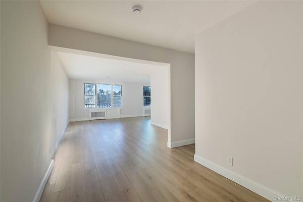 125 Bronx River RD #2E, Yonkers, NY 10704