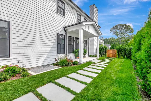 66 Peters LN, Westhampton Beach, NY 11978