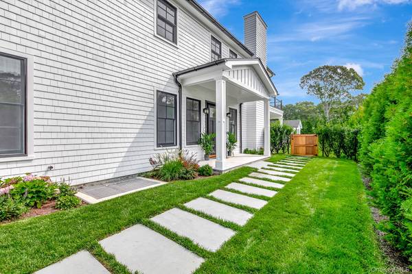 66 Peters LN, Westhampton Beach, NY 11978