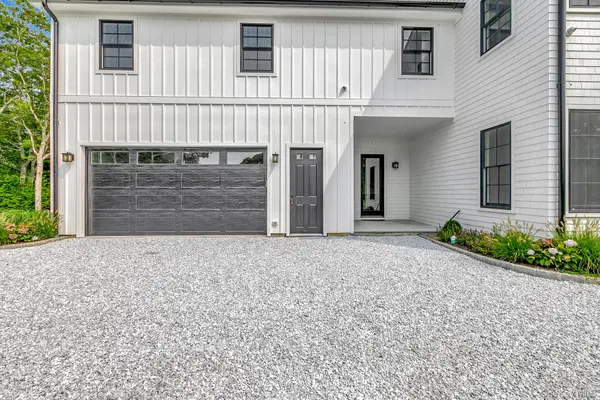 66 Peters LN, Westhampton Beach, NY 11978
