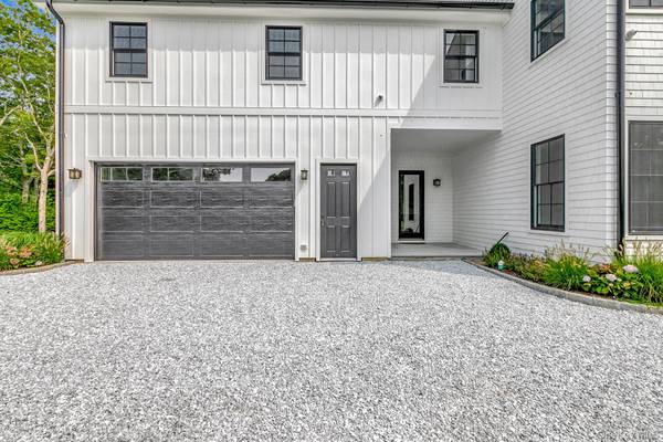 66 Peters LN, Westhampton Beach, NY 11978