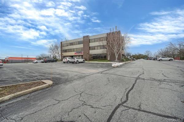 15 Matthews ST #300, Goshen, NY 10924