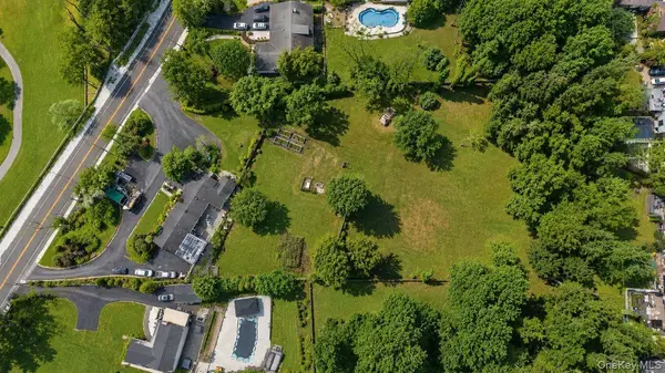 33 Fleets Cove RD, Huntington, NY 11743