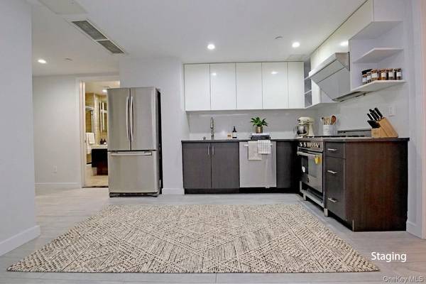 15815 Union TPKE #3B, Fresh Meadows, NY 11366