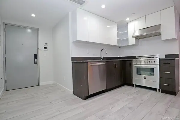 15815 Union TPKE #3F, Fresh Meadows, NY 11366
