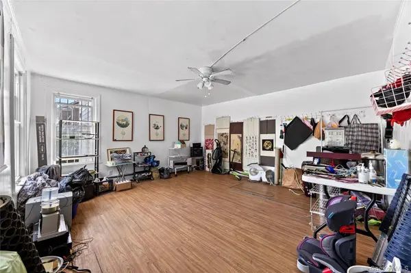 52-06 Bowne ST, Flushing, NY 11355