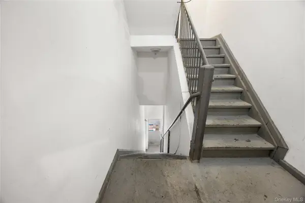 131-44 40th RD, Flushing, NY 11354