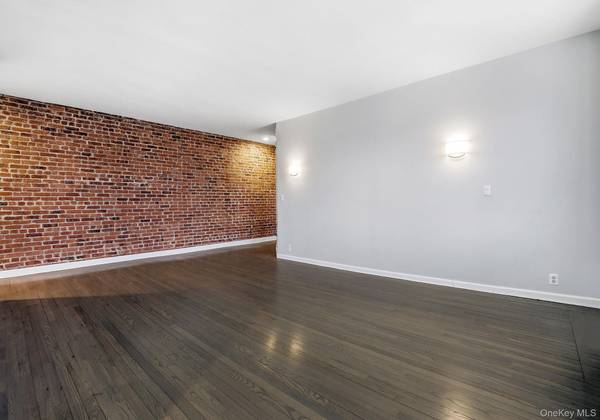 11 Alden RD #1M, Larchmont, NY 10538