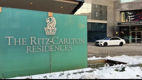 1 Renaissance Square #10A, White Plains, NY 10601