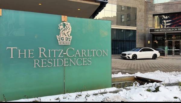 1 Renaissance Square #10E, White Plains, NY 10601