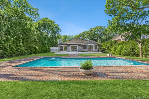 122 Beach RD, Westhampton Beach, NY 11978
