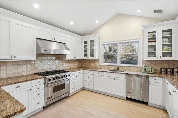 122 Beach RD, Westhampton Beach, NY 11978