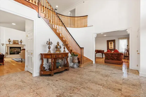 3 Vandalay CT, Scarsdale, NY 10583