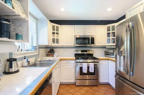 270 N Sea DR, Southold, NY 11971