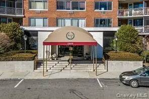 220-55 46th AVE #7S, Bayside, NY 11361