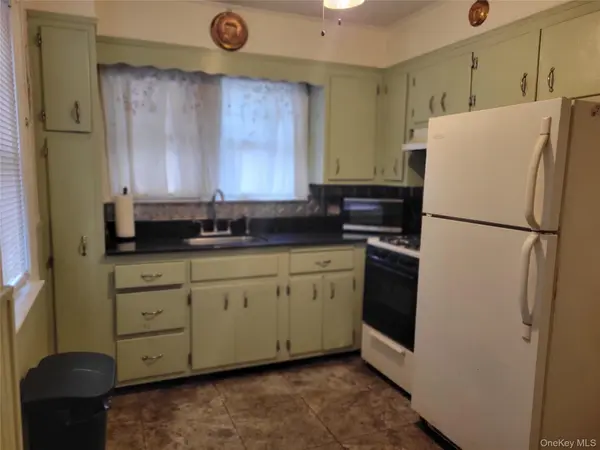 30-11 149th ST, Flushing, NY 11354