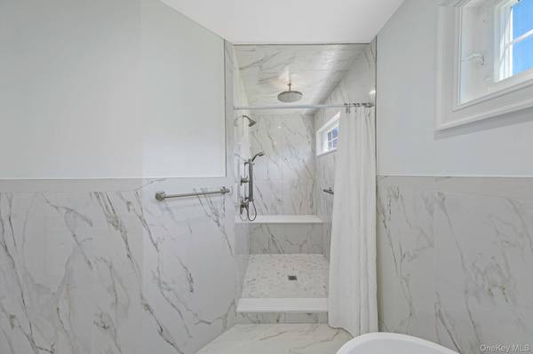 5415 Skunk LN, Cutchogue, NY 11935