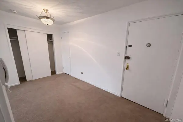 209-25 18th AVE #1C, Bayside, NY 11360