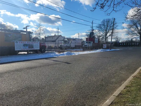 1699 5th AVE, Bay Shore, NY 11706