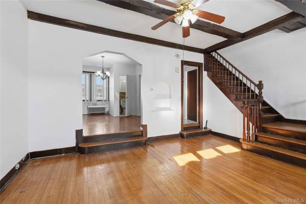 202-07 109th AVE, Saint Albans, NY 11412