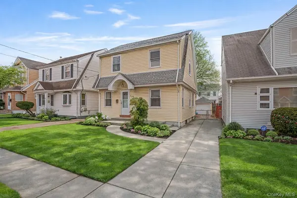 9020 205th ST, Hollis, NY 11423