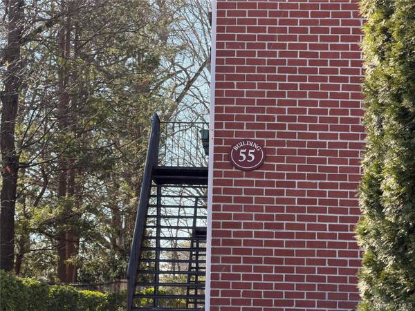 55 Fieldstone DR #41, Hartsdale, NY 10530