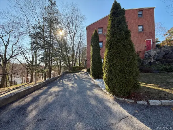55 Fieldstone DR #41, Hartsdale, NY 10530
