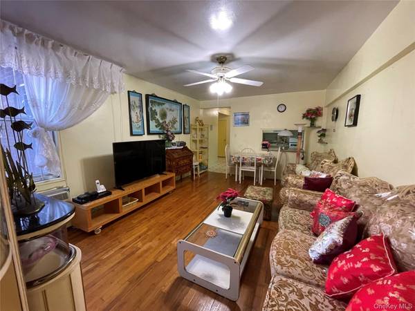 42-42 Colden ST #B21, Flushing, NY 11355