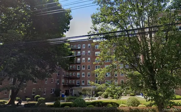 84-50 169th ST #209, Jamaica, NY 11432