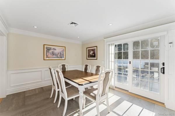 275 Mill RD, Westhampton Beach, NY 11978