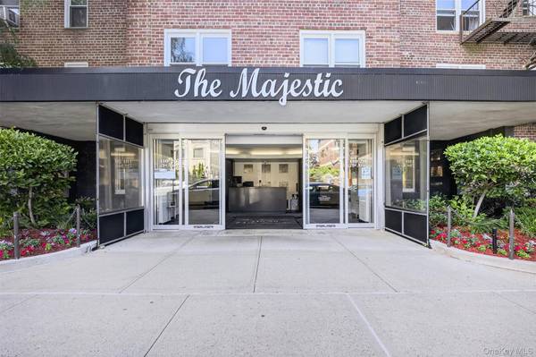 110-20 71st Ave #420, Forest Hills, NY 11375