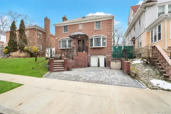 87-67 Chevy Chase ST, Jamaica Estates, NY 11432