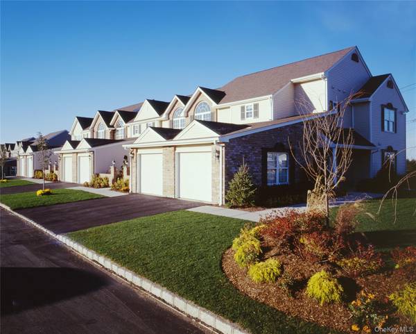 24 Neal #24, South Setauket, NY 11720