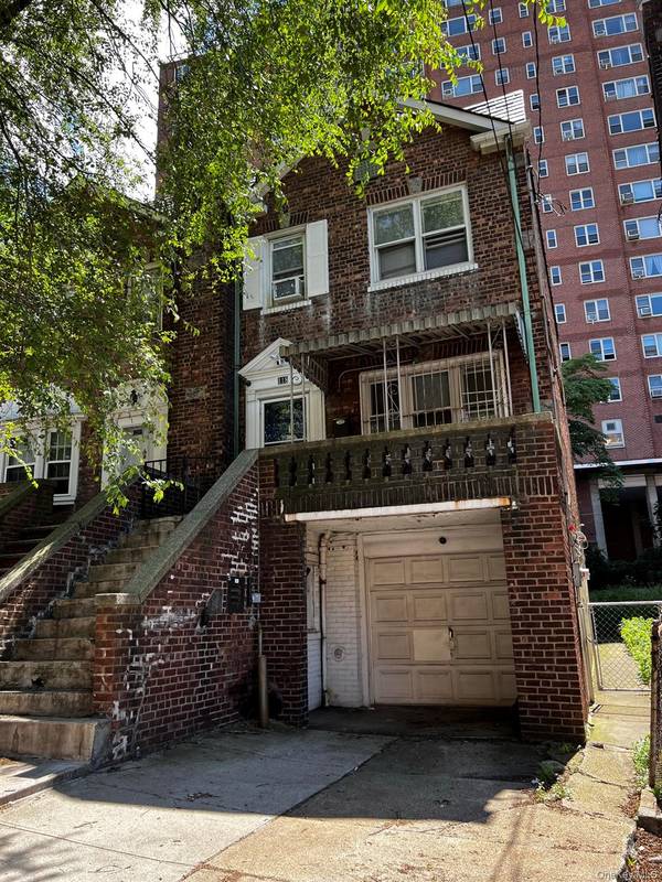 118 Van Cortlandt AVE, Bronx, NY 10463