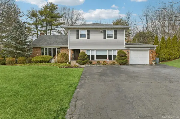 14 Fairway DR, Great Neck, NY 11020