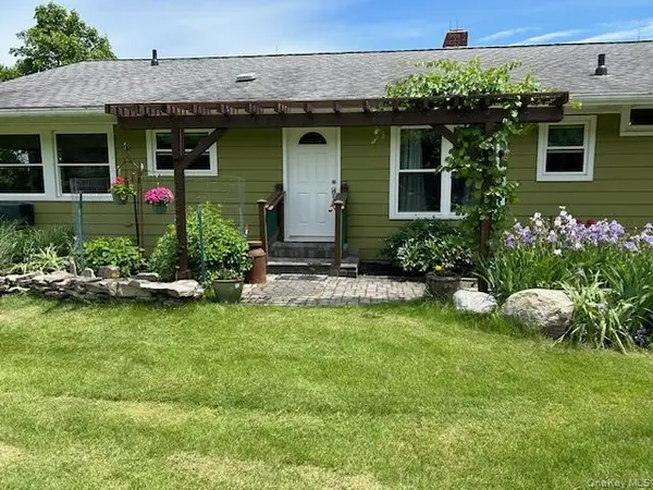 329 Mountain RD, Bloomingburg, NY 12721