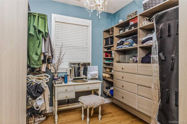 8611 165th AVE, Howard Beach, NY 11414