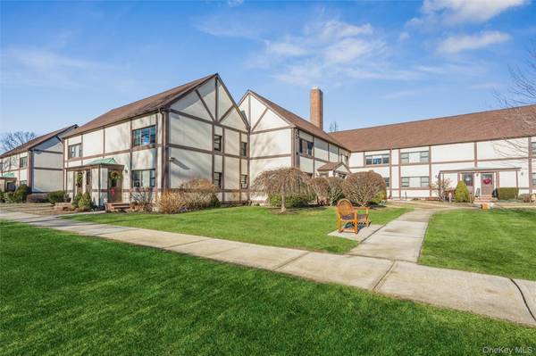 107 15th ST #E-1, Garden City, NY 11530