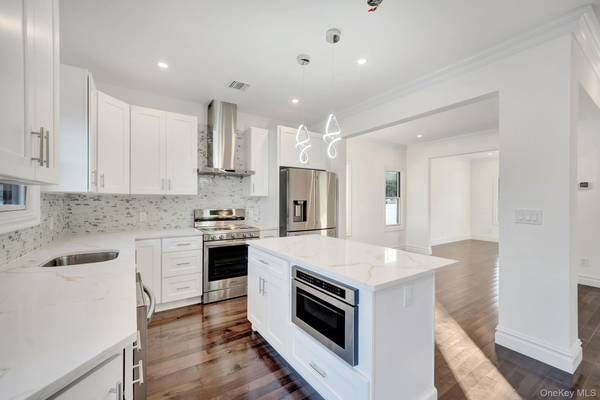 47 E. Cherry ST, Hicksville, NY 11801